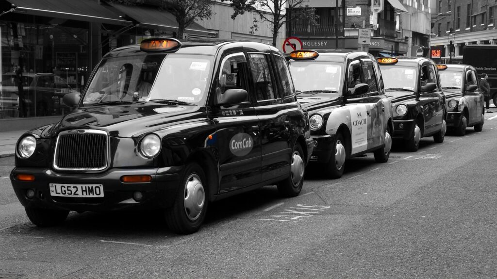 london, covent garden, taxi-2878425.jpg